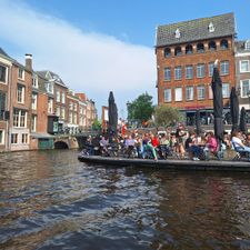 Rondvaart Leiden | stadsrondvaarten | Groepen | Sloep en sup verhuur