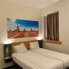 Maxhotel Amsterdam Airport Schiphol - Recently Renovated