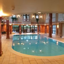 Fletcher Familiehotel De Hunzebergen