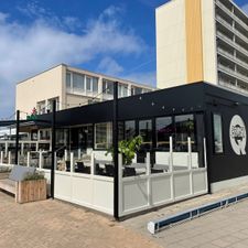Q. Lounge & Kitchen