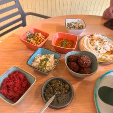 SHOUQ Zeist - Hummus, falafel & mezze (ook catering)