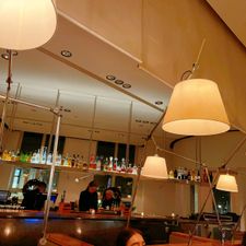 MOMO Restaurant, Bar & Lounge