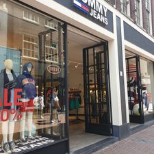 TOMMY JEANS Amsterdam Kalverstraat