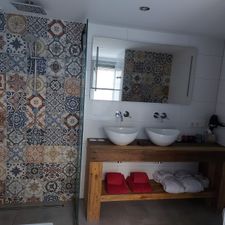 ZIES wijnbar • bistro • boutique hotel