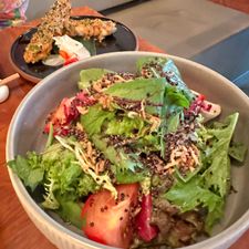 MOMO Restaurant, Bar & Lounge