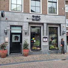 ZIES wijnbar • bistro • boutique hotel