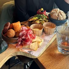 Zinc wine&dine