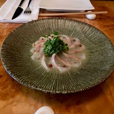 MOMO Restaurant, Bar & Lounge