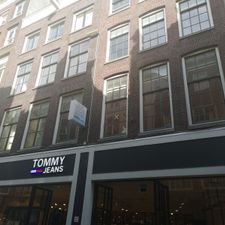 TOMMY JEANS Amsterdam Kalverstraat