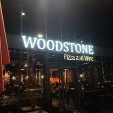 WOODSTONE Pizza and Wine Almere