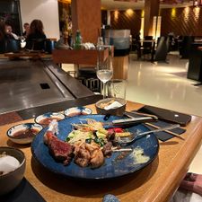 Hosokawa Teppanyaki en Sushi restaurant