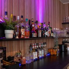 Q. Lounge & Kitchen