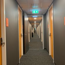 Maxhotel Amsterdam Airport Schiphol - Recently Renovated