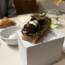 SAAM restaurant