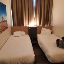 Maxhotel Amsterdam Airport Schiphol - Recently Renovated