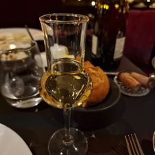 Restaurant On Cru