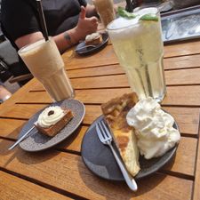 Douwe Egberts Café
