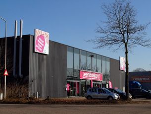 Leen Bakker