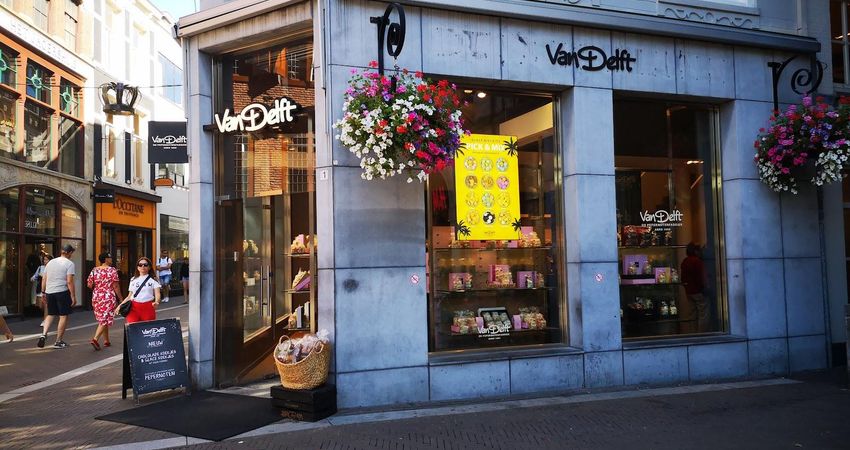 Van Delft Chocolates & Bakery