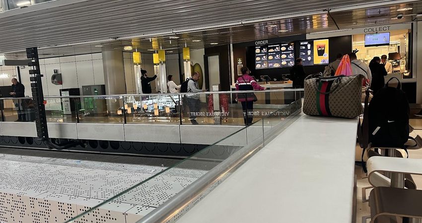 McDonald's Airport Schiphol Lounge 2