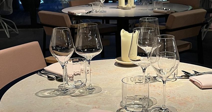 Putaine restaurant & bar